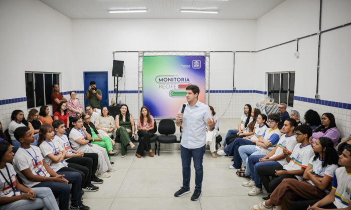O prefeito João Campos no lançamento do programa, na Escola Nilo Pereira (Foto: Edson Holanda/Prefeitura do Recife)