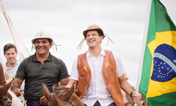 João Campos em Serrita, no Sertão de Pernambuco (Foto: Divulgação)