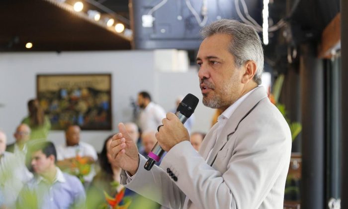Governador Elmano de Freitas, do Ceará, em encontro com jornalistas em 30/01/2025 (Foto:Divulgação)