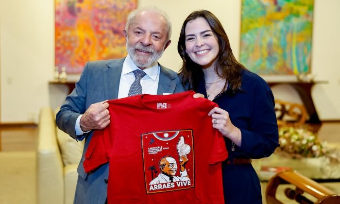 Maria Arraes em encontro com Lula, em Brasília: convite para a homenagem (Foto: Ricardo Stuckert/Presidência da República)