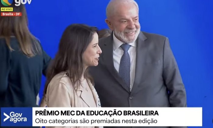 Raquel Lyra com o presidente Lula, na solenidade de premiação (Reprodução/Transmissão ao vivo do CanalGov)