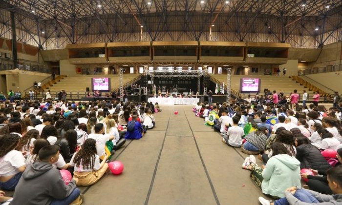 Final da 17ª ONHB terá cerca de 1,4 mil alunos e professores de todos os estados do Brasil, divididos em 352 equipes (Foto: Divulgação/Imagem da final da ONHB de 2024)