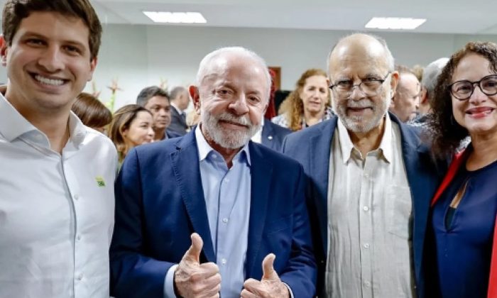 João Campos, deputado estadual (PE) Waldemar Borges e Luciana Santos, com Lula (Foto: Divulgação)
