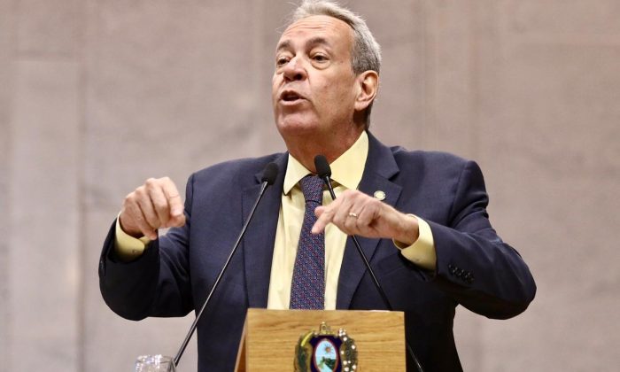 Presidente da Assembleia Legislativa de Perrnambuco, Álvaro Porto: "Cenário artificial" (Foto: Lucas Patricio/Divulgação)