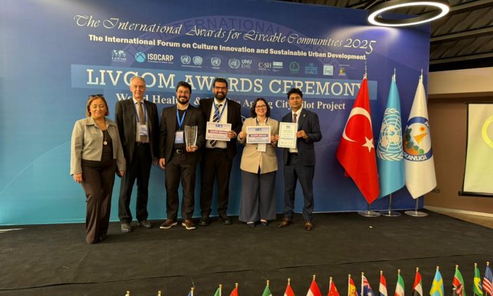 Representantes da Prefeitura do Recife na entrega do prêmio, na Turquia (Foto: Divulgação)