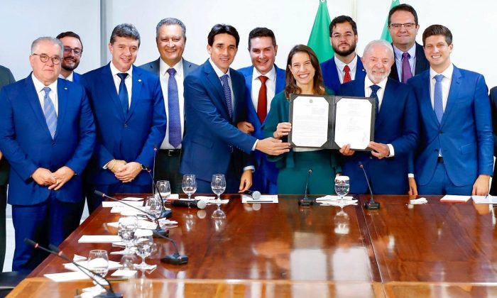Lula, Raquel e João, no Palácio do Planalto, para tratar do Metrô do Recife (Foto: Ricardo Stuckert/PR)