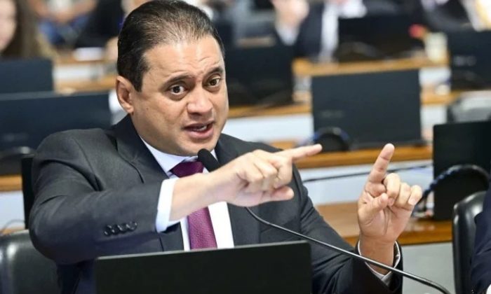 Senador Weverton Rocha (PDT-MA) é relator de pautas importantes no Senado, como a indicação do ministro da Advocacia-Geral da União, Jorge Messias, ao STF, e a revisão da Lei do Impeachment (Foto: Geraldo Magela/Agência Senado)