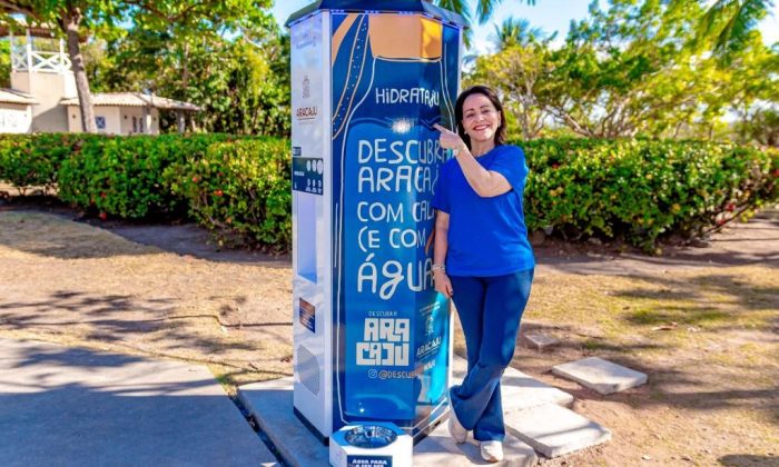 Prefeita de Aracaju, Emilia Corrêa, lança o "Hidrataju", um "totem de hidratação moderno" a ser instalado em alguns lugares da cidade (Foto: Felpe Bass/Ascom)