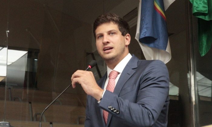 Prefeito João Campos: Maioria folgada na votação (Foto: Divulgação)