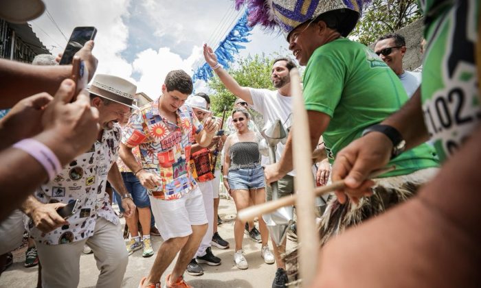 João Campos na Praça Ilumiara Zumbi, em Olinda (Foto: Divulgação)