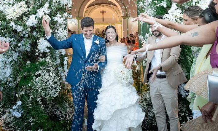 Cerimônia foi realizada na Capela de São Benedito, conhecida como "Igrejinha dos Carneiros", um dos cartões-postais históricos de Pernambuco (Foto: Reprodução/Instagram)