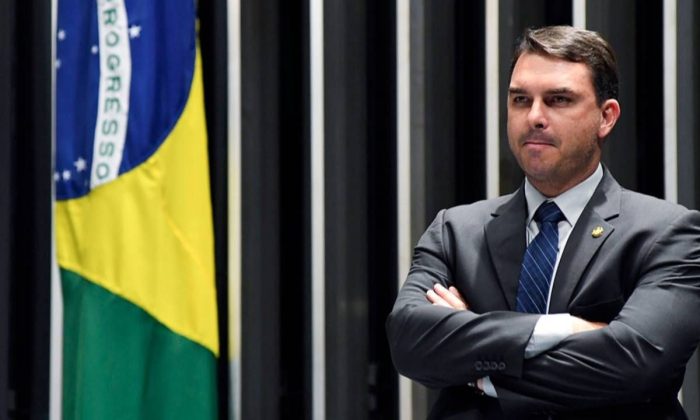 Senador Flávio Bolsonaro negou a veracidade do áudio em um primeiro momento, mas depois confirmou que a conversa existiu (Foto: Jefferson Rudy/Agência Senado)