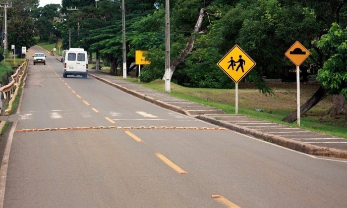 Entre as obras consta a restauração da BR-363, em Fernando de Noronha: A menor rodovia do Nordeste (com 6,8 km de extensão) e a segunda menor do Brasil (Foto: Divulgação)