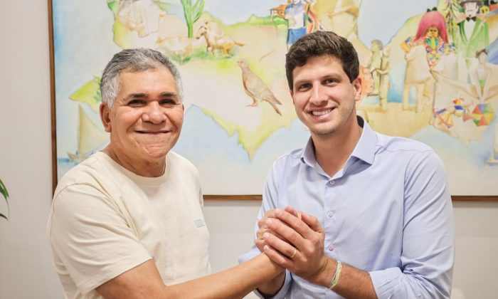 O presidente estadual do Solidariedade, Edinazio Silva, com João Campos (Foto:  Divulgação)