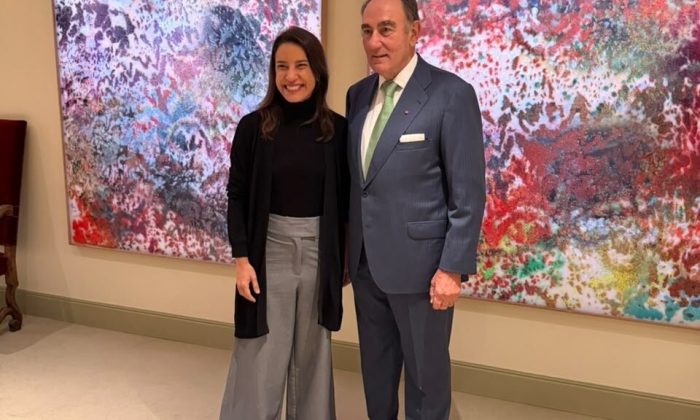 Raquel Lyra com Ignacio Sánchez Galán, presidente global da Iberdrola, em Madri (Foto: Divulgação)