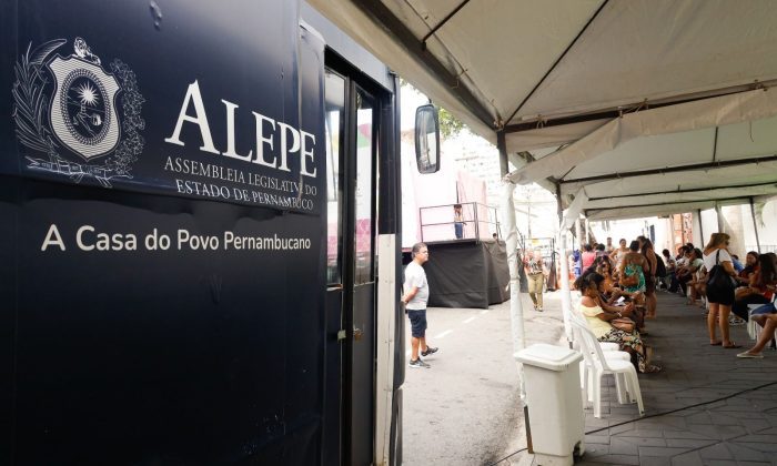 Quarta edição do Programa tem também orientações sobre regularização de microempresas e serviços gratuitos de limpeza de pele (Foto: Divulgação/Alepe)